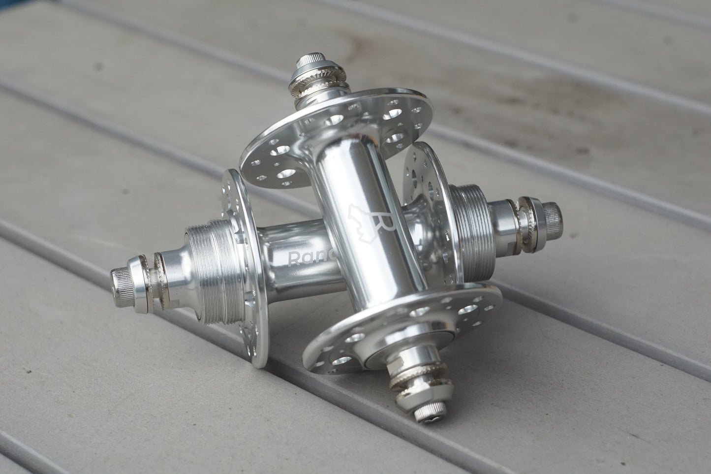 Randbezirk "Buzz" Track Hubs