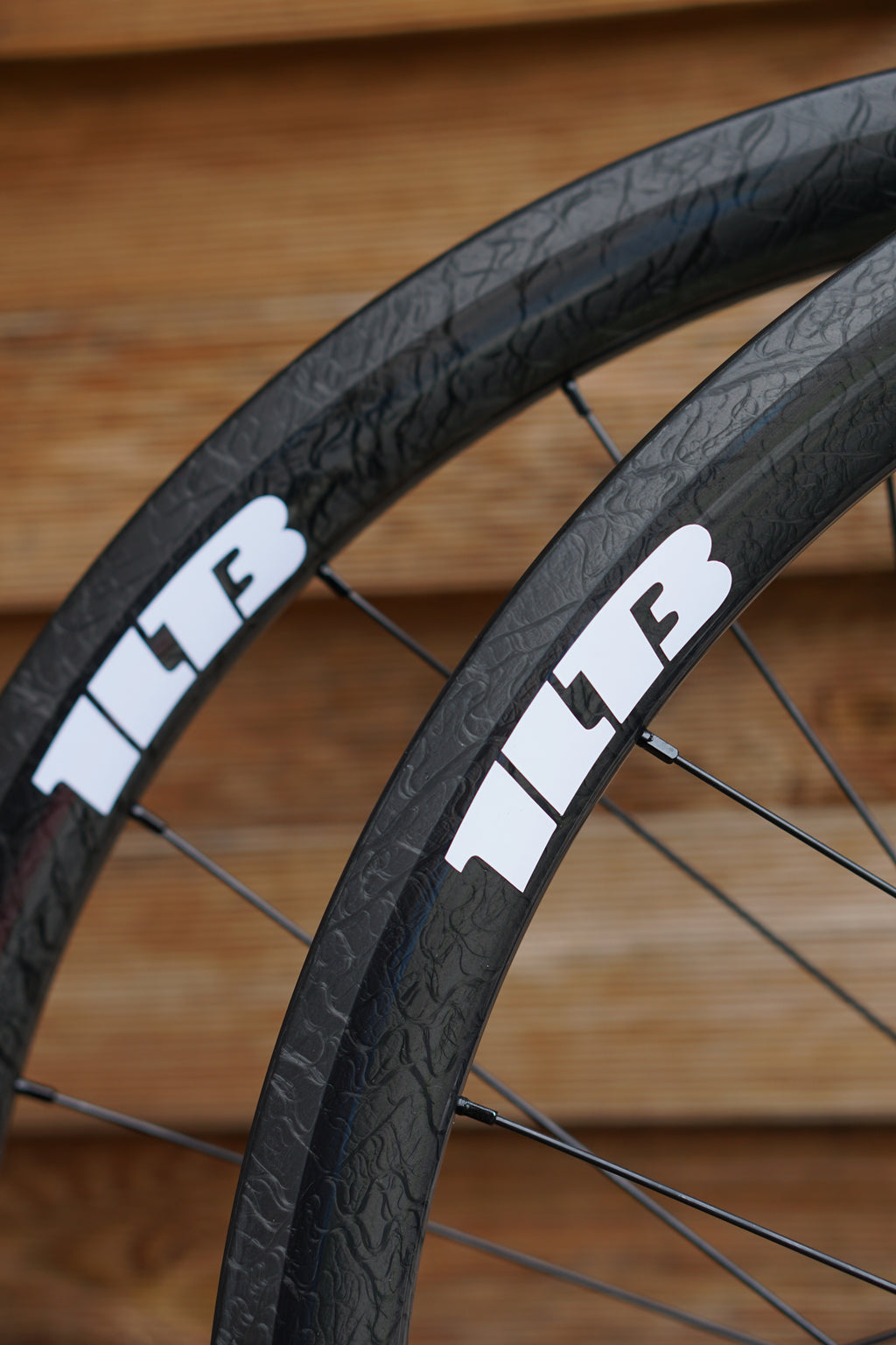 Carbon ILTB Track Wheelset - 40mm Marble x Black Randbezirk Buzz Hubs