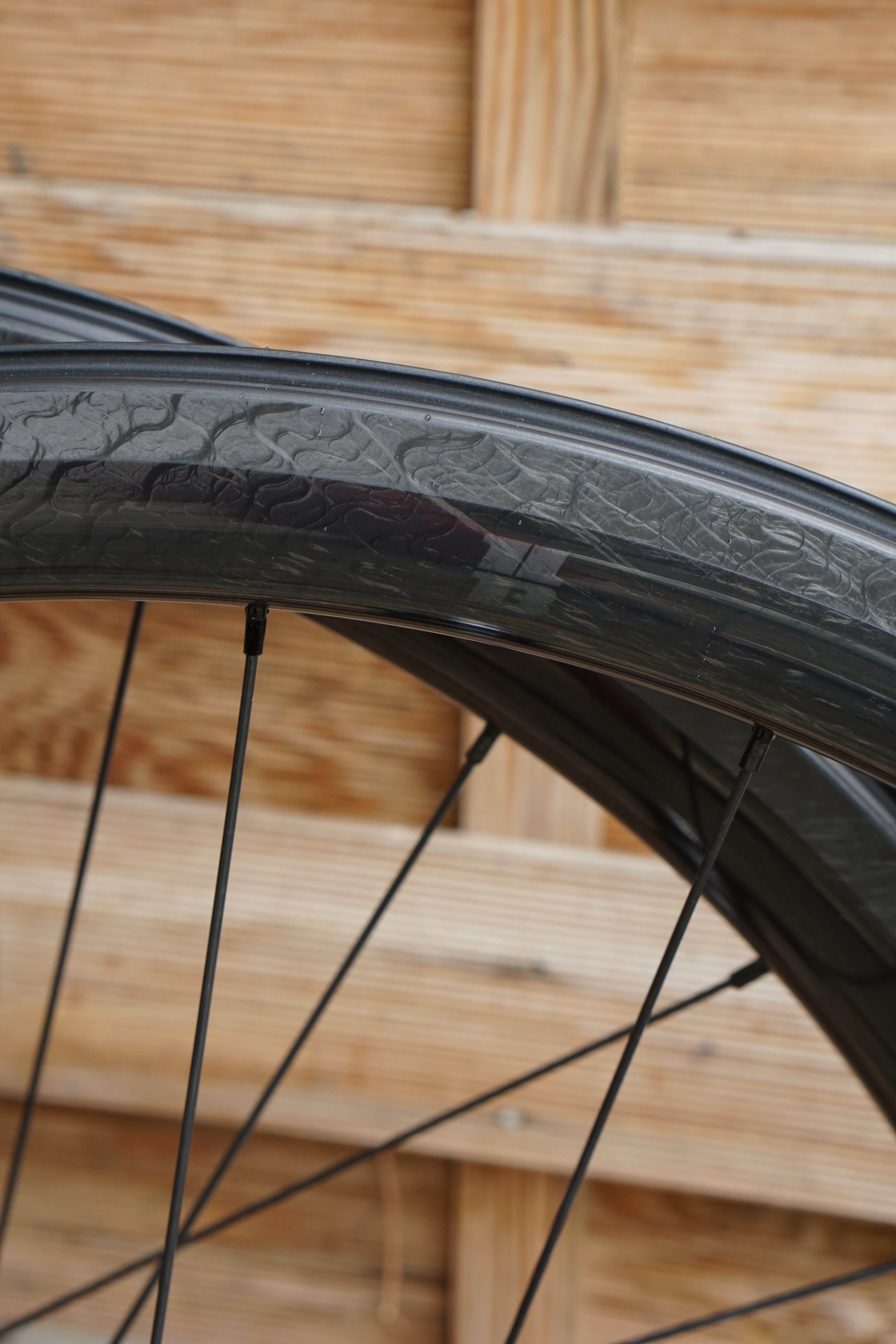 Carbon ILTB Track Wheelset - 40mm Marble x Black Randbezirk Buzz Hubs