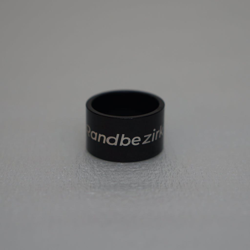 Black Randbezirk Spacer