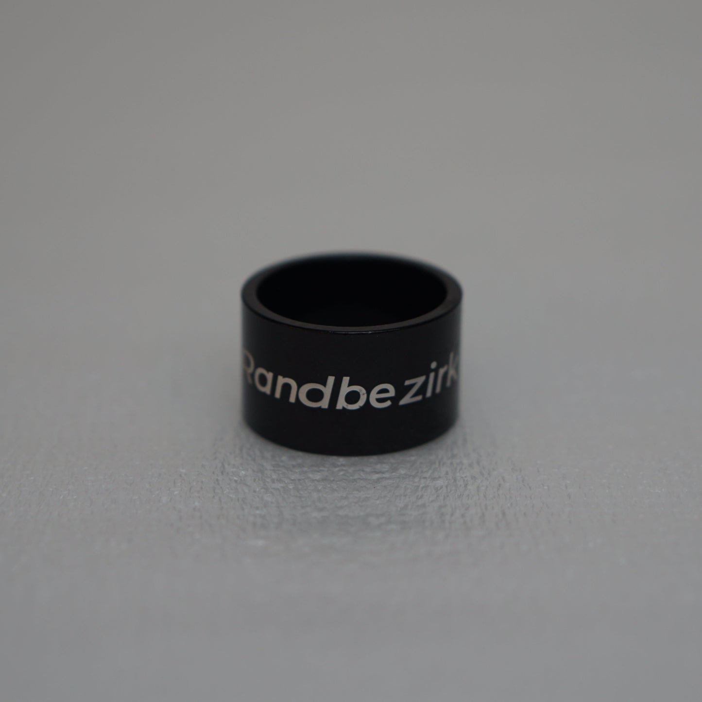 Black Randbezirk Spacer