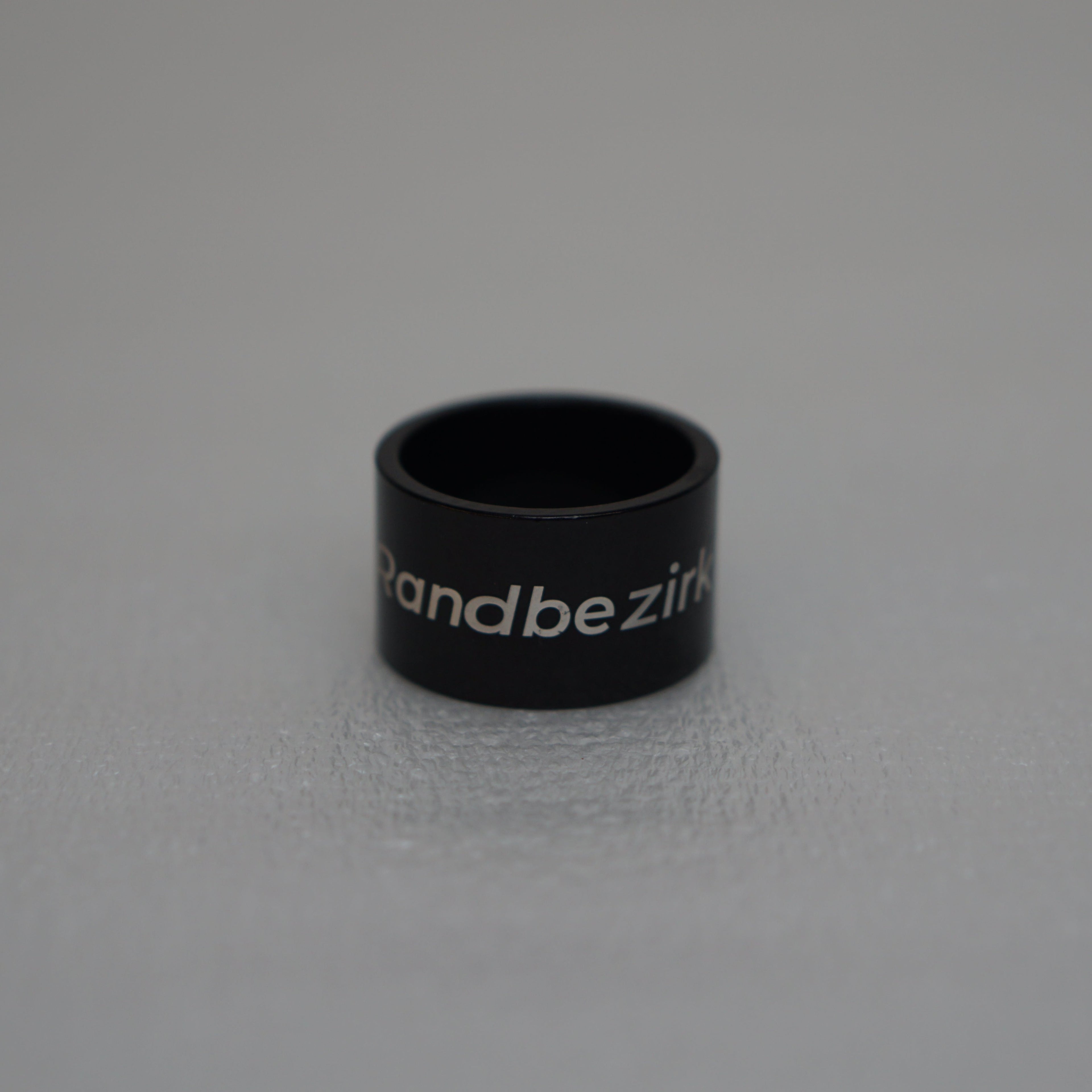 Black Randbezirk Spacer