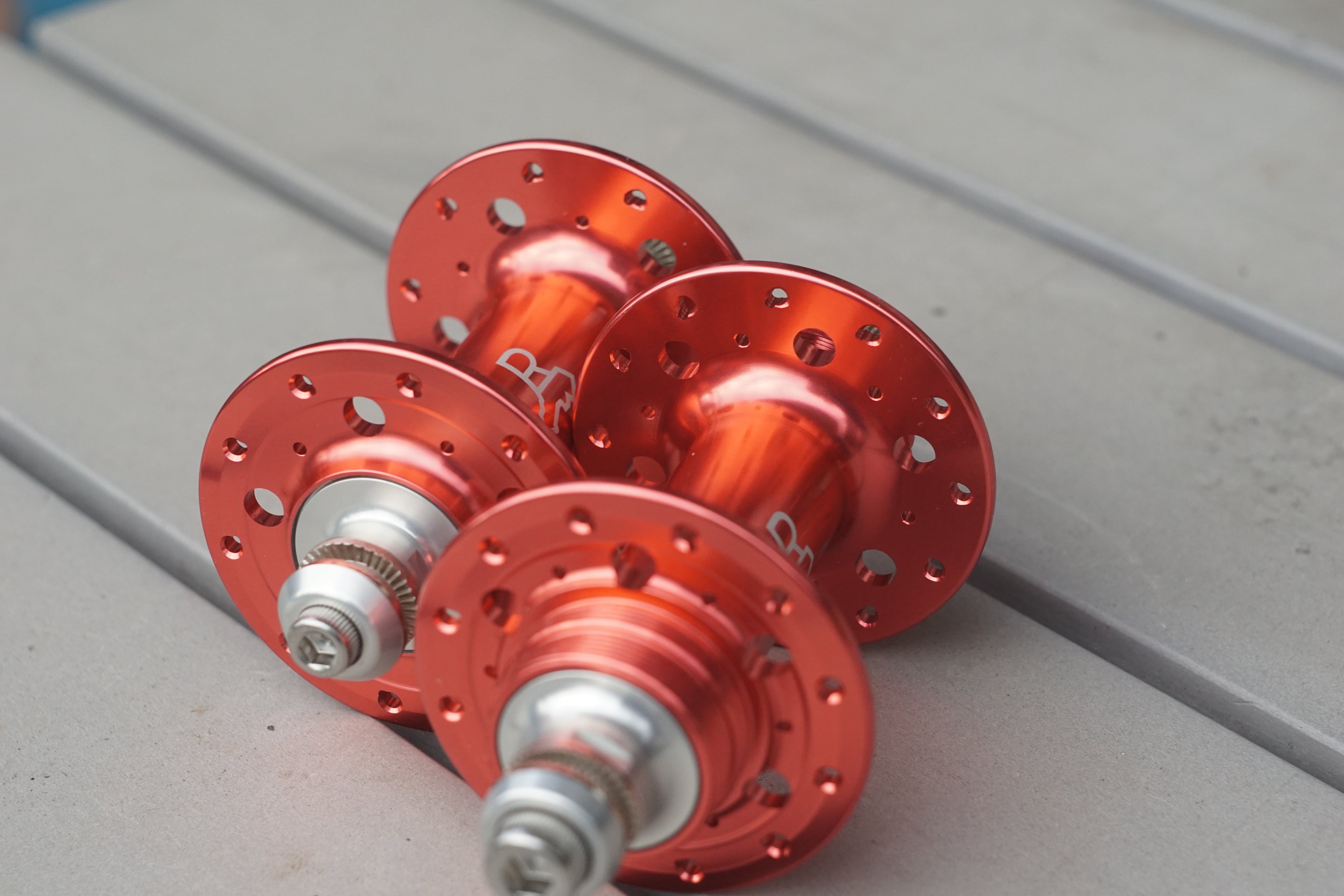 Randbezirk "Buzz" Track Hubs
