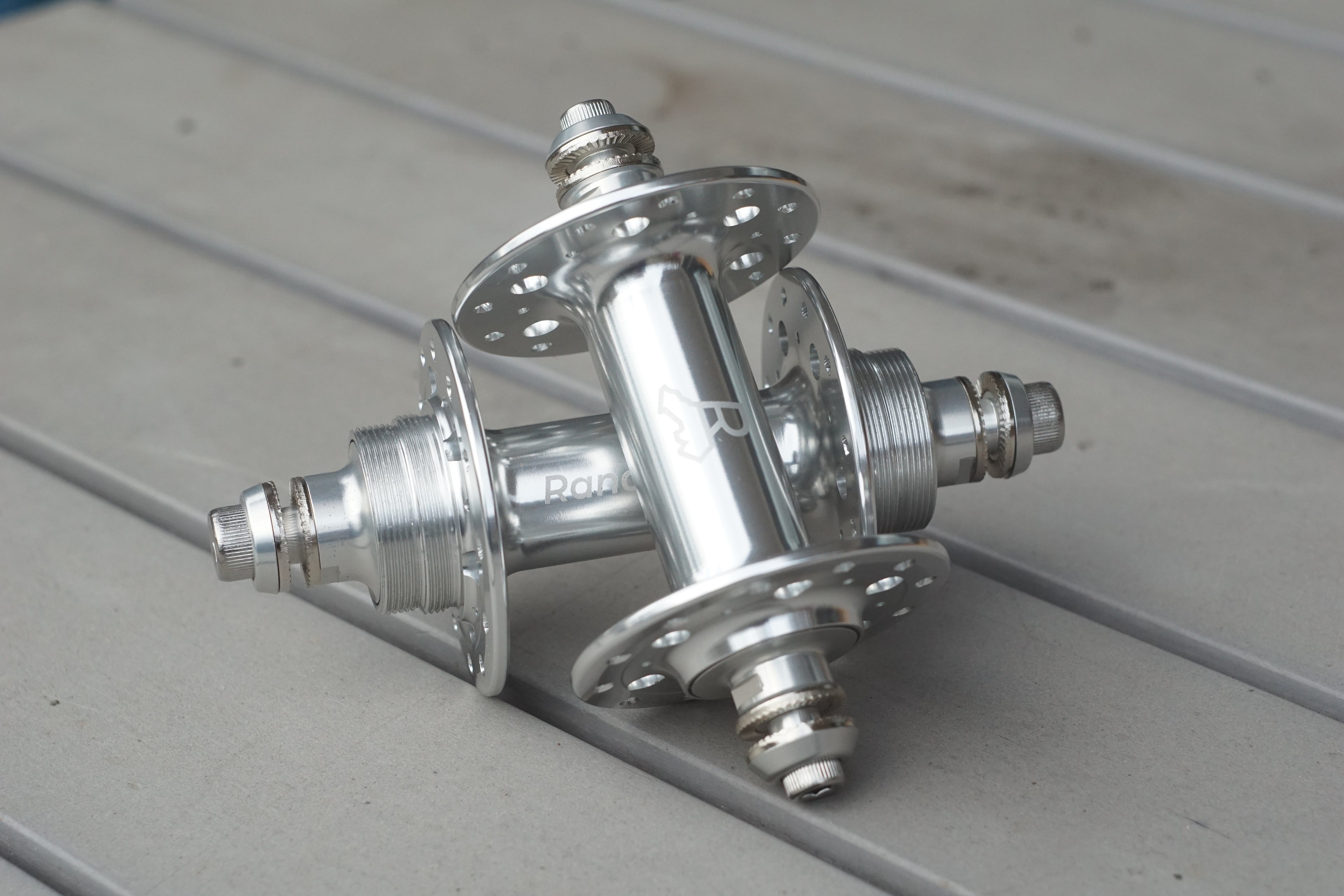 Randbezirk "Buzz" Track Hubs